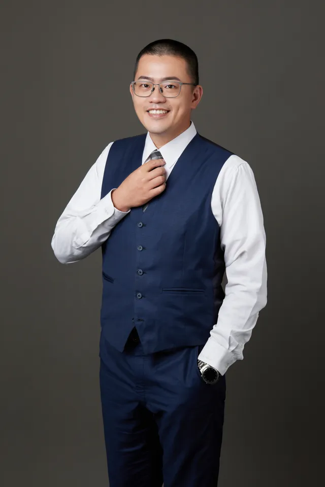 嚴柏顯律師